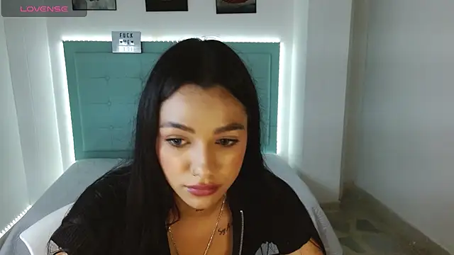 Snapshot of Kloe_Watson chatting on December 13, 2025, 8:04 pm Kloe Watson online show from December 13, 2025, 8:04 pm