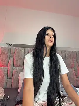 ZafiraNavarro online show from April 19, 2026, 5:58 pm