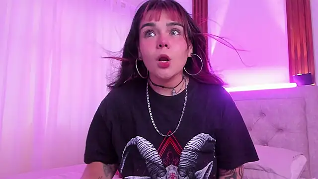 Snapshot of DakottaBluu chatting on November 28, 2025, 7:25 pm DakottaBluu online show from November 28, 2025, 7:25 pm