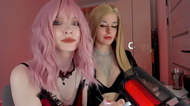 Snapshot of Mistress_Iris chatting on May 20, 2026, 4:37 pm Mistress Iris online show from May 20, 2026, 4:37 pm