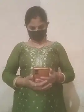 Pooja bhabhi00 online show from December 4, 2025, 9:19 am