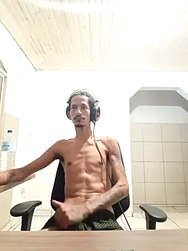 Snapshot of theyllorwillian chatting on November 26, 2025, 3:28 am theyllorwillian online show from November 26, 2025, 3:28 am