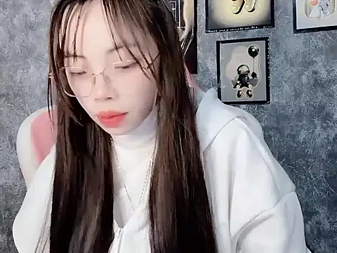 Aria5999 online show from December 14, 2025, 4:23 pm