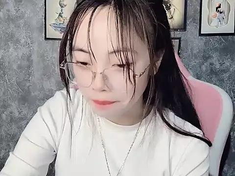 Aria5999 online show from December 3, 2025, 3:55 pm