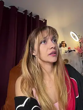 Snapshot of __PrettyWoman__ chatting on November 30, 2025, 11:27 pm PrettyWoman online show from November 30, 2025, 11:27 pm