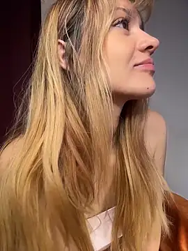 Snapshot of __PrettyWoman__ chatting on December 4, 2025, 2:21 am PrettyWoman online show from December 4, 2025, 2:21 am