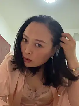 Snapshot of TL-46 chatting on December 18, 2025, 1:37 pm TL-46 online show from December 18, 2025, 1:37 pm