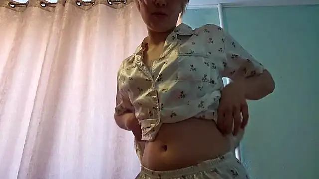 LunariaNicole online show from March 25, 2026, 9:08 am