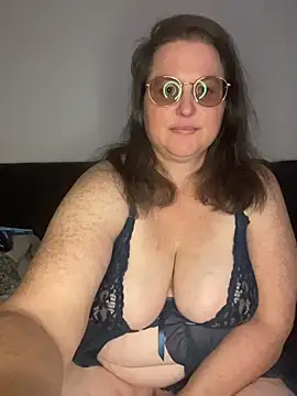 bea french curvy online show from April 2, 2026, 9:10 pm