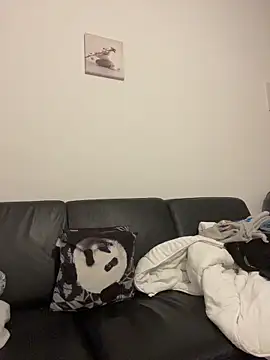 bea french curvy online show from April 20, 2026, 8:21 pm