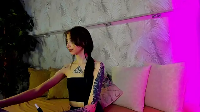 Ellen Hops online show from April 19, 2026, 8:59 am