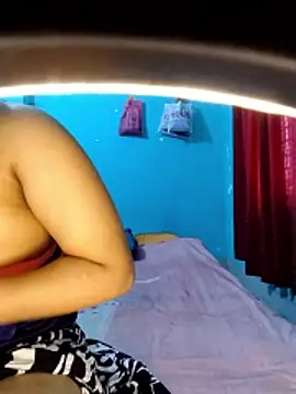 priya2098 online show from February 25, 2026, 5:18 am