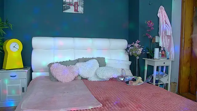 Snapshot of Cougar_Milff chatting on April 21, 2026, 11:50 am Cougar Milff online show from April 21, 2026, 11:50 am