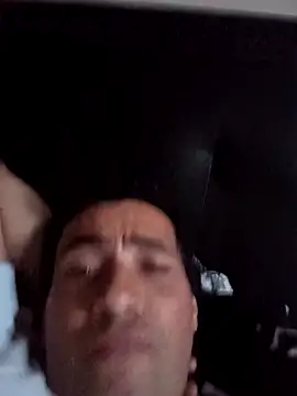 Snapshot of zeusdiosd chatting on December 17, 2025, 10:48 pm zeusdiosd online show from December 17, 2025, 10:48 pm