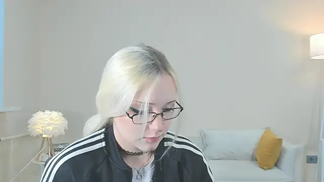 Snapshot of StellaZeolla chatting on November 29, 2025, 7:19 am StellaZeolla online show from November 29, 2025, 7:19 am