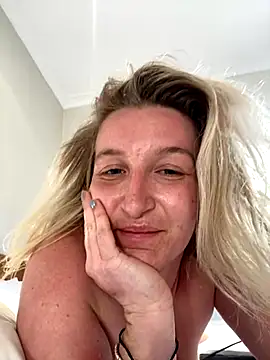 Skyme2713 online show from December 2, 2025, 6:48 am