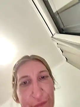 Skyme2713 online show from April 1, 2026, 9:01 pm