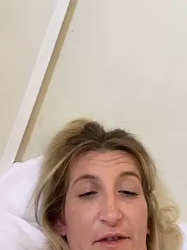 Skyme2713 online show from November 28, 2025, 2:45 am