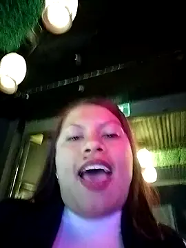 Snapshot of daphne-glow chatting on November 29, 2025, 1:28 am daphne-glow online show from November 29, 2025, 1:28 am