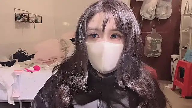 Snapshot of LT-333 chatting on November 30, 2025, 8:48 am LT-333 online show from November 30, 2025, 8:48 am