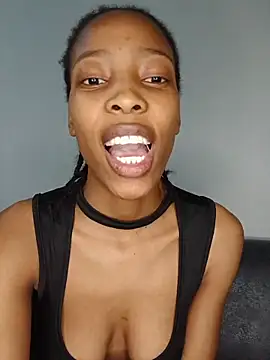 MsParisSmith online show from November 28, 2025, 11:27 pm