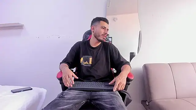 MatthewCullen online show from February 4, 2026, 8:04 pm