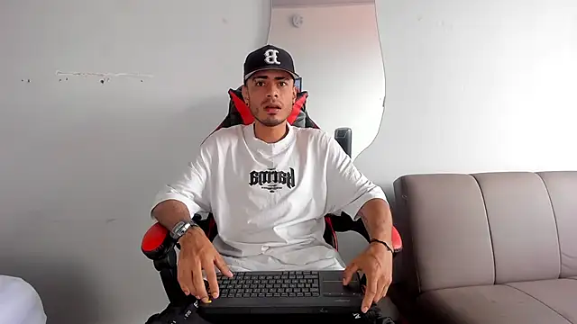 MatthewCullen online show from December 18, 2025, 5:28 pm