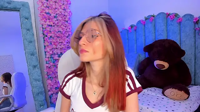 Snapshot of Ash_20_ chatting on November 28, 2025, 2:06 pm Ash 20 online show from November 28, 2025, 2:06 pm