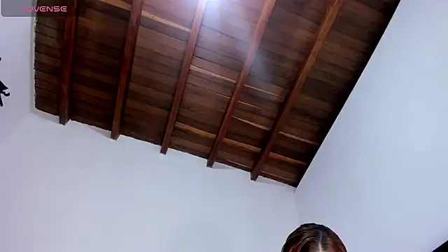 NahomiiAcosta online show from February 7, 2026, 1:35 am