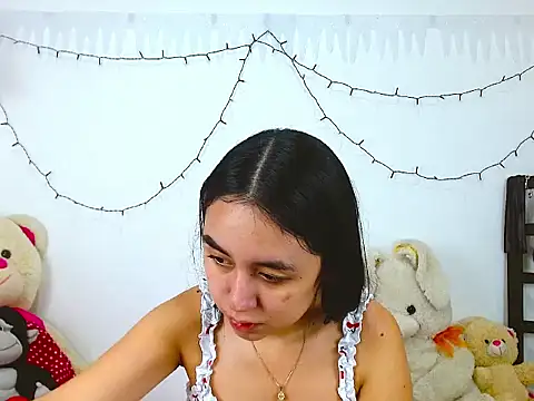 SiennaLorens online show from January 10, 2026, 2:45 pm