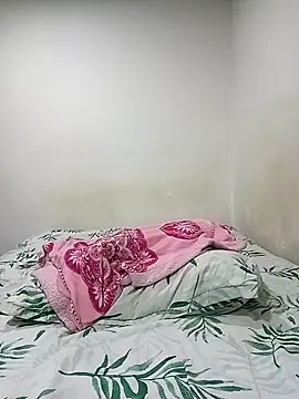 Snapshot of halaia555 chatting on December 2, 2025, 4:36 am halaia555 online show from December 2, 2025, 4:36 am