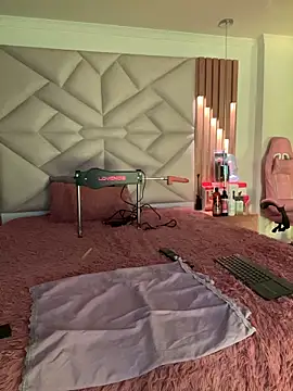 coraline vera online show from April 14, 2026, 6:57 pm