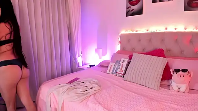 Charlotte rider  online show from December 19, 2025, 3:32 am