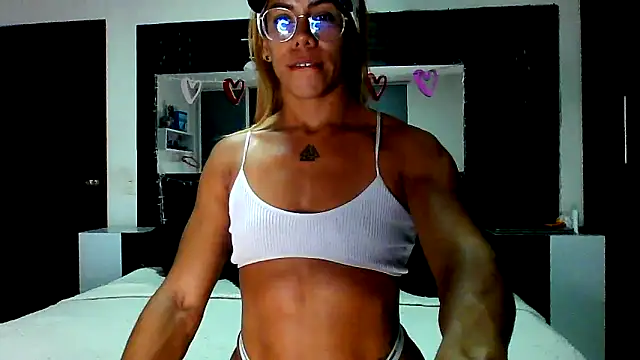 sexymusclegoddess online show from April 9, 2026, 2:02 am