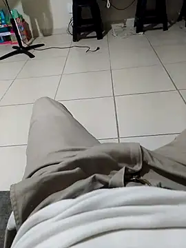 Snapshot of cristian112090 chatting on September 27, 2025, 3:34 am cristian112090 online show from September 27, 2025, 3:34 am