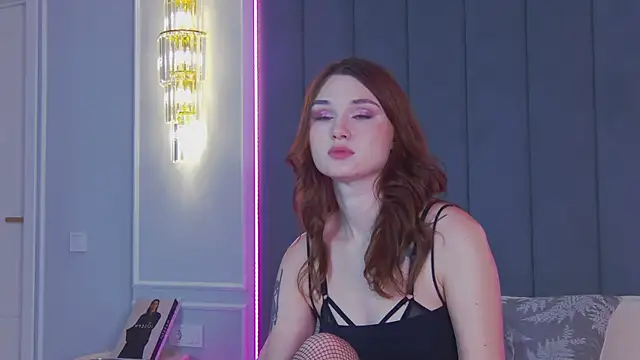 CrystalBrooks online show from December 2, 2025, 4:52 pm