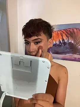 asiantwink0000 online show from April 13, 2026, 1:53 am