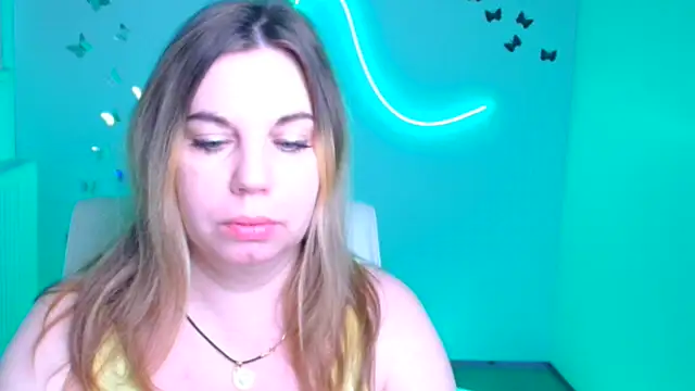 Snapshot of Amanda_Swannn chatting on December 2, 2025, 6:37 am Amanda Swannn online show from December 2, 2025, 6:37 am