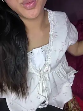 Mayli2x online show from December 16, 2025, 4:11 pm