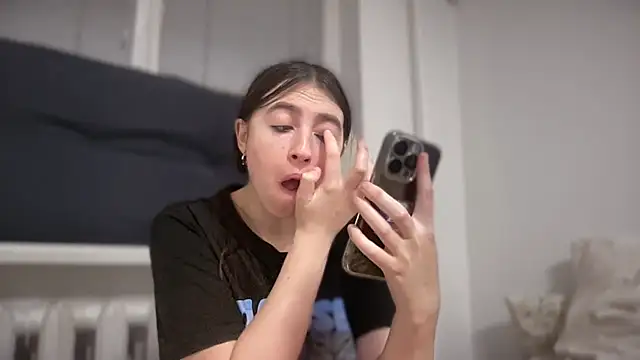 Aphr0ditee online show from March 3, 2026, 6:04 pm