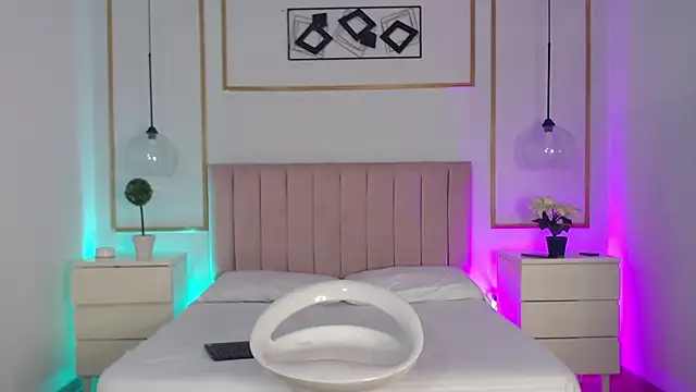 IsabellaCherryX online show from November 30, 2025, 4:02 am