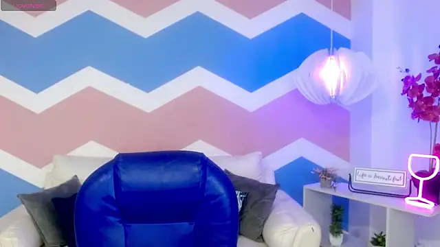 zahira1 online show from December 4, 2025, 5:23 pm