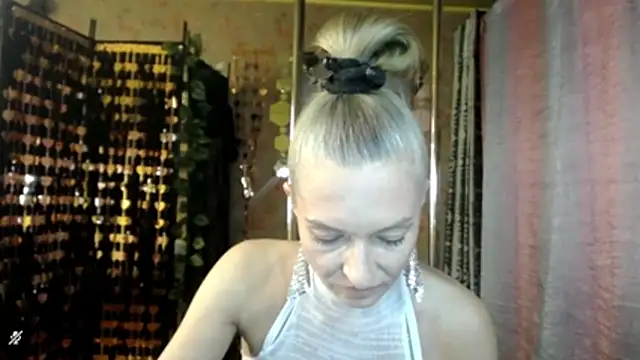 Snapshot of Soniakiss chatting on July 28, 2026, 2:13 pm Soniakiss online show from July 28, 2026, 2:13 pm