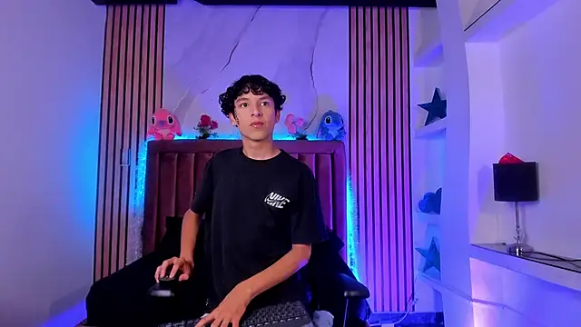 SthepanodiMonaco online show from January 17, 2026, 10:02 pm