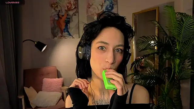 Snapshot of Lis_Batsy chatting on November 29, 2025, 2:39 pm Lis Batsy online show from November 29, 2025, 2:39 pm