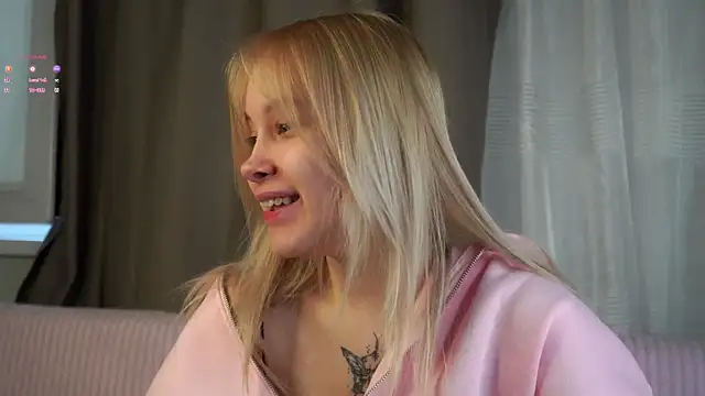 AunclreaVache online show from April 19, 2026, 3:07 am