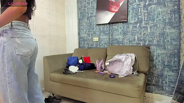 Brizza H033 online show from December 16, 2025, 9:08 pm