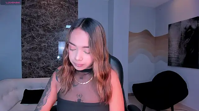 AmbarOwens online show from December 21, 2025, 4:58 am