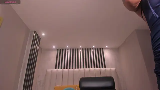 AmbarOwens online show from December 15, 2025, 12:38 am