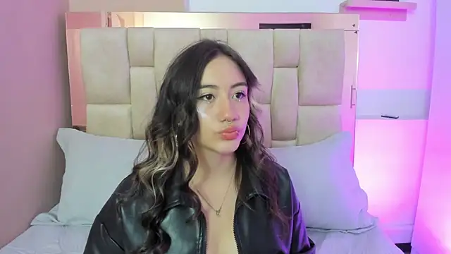 Snapshot of Nana__S chatting on December 20, 2025, 3:20 am Nana S online show from December 20, 2025, 3:20 am